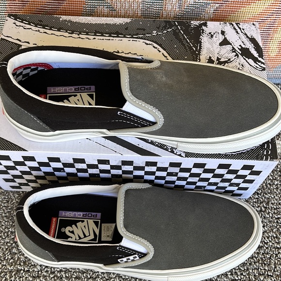 Vans Men’s Skate Slip-On
Reflective Black/Grey
VN0A5FCAN42
Sneakers - Picture 4 of 16